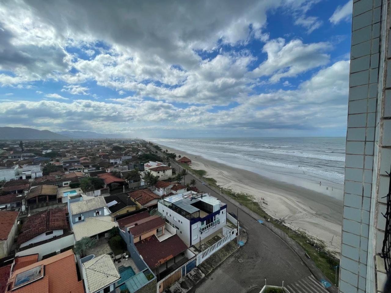 Pe Na Areia, Nascer Do Sol E Vista Do Mar Itanhaém Exterior foto