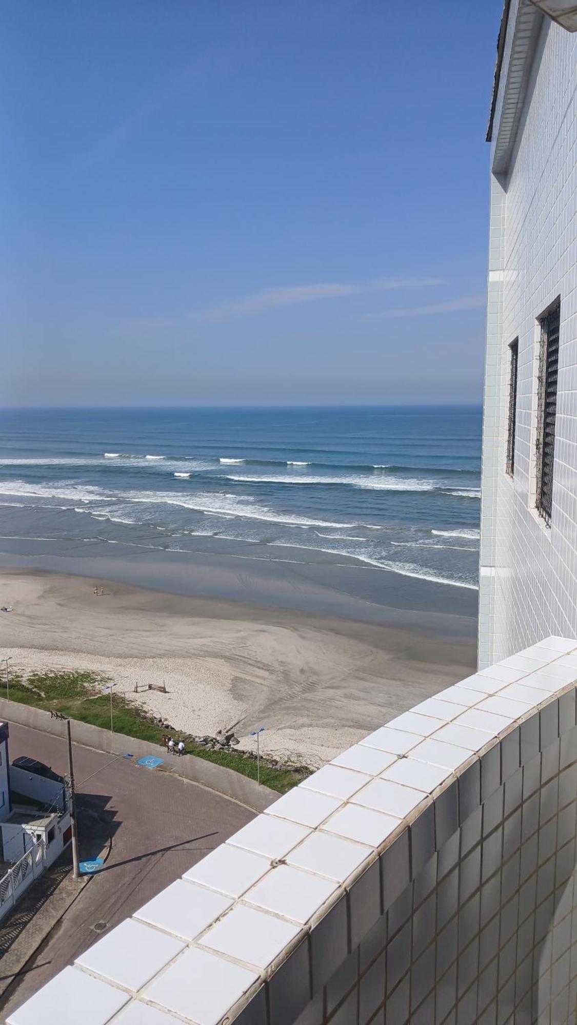 Pe Na Areia, Nascer Do Sol E Vista Do Mar Itanhaém Exterior foto